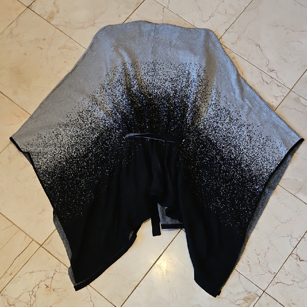 Belldini Gray and Black Belted Poncho Sweater [Size L] - Picture 5 of 7